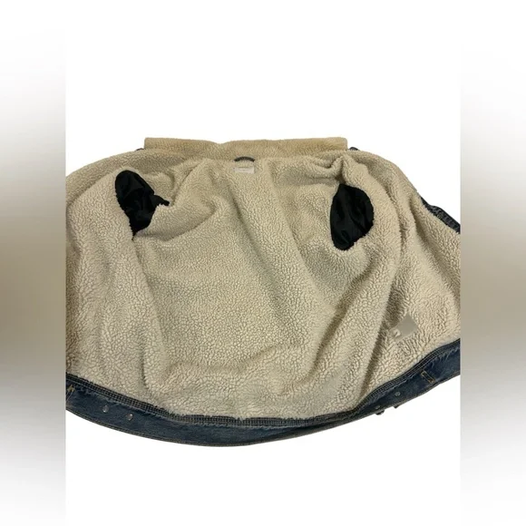 Old Navy Denim Jacket with Sherpa Lining - Picture 3 of 7